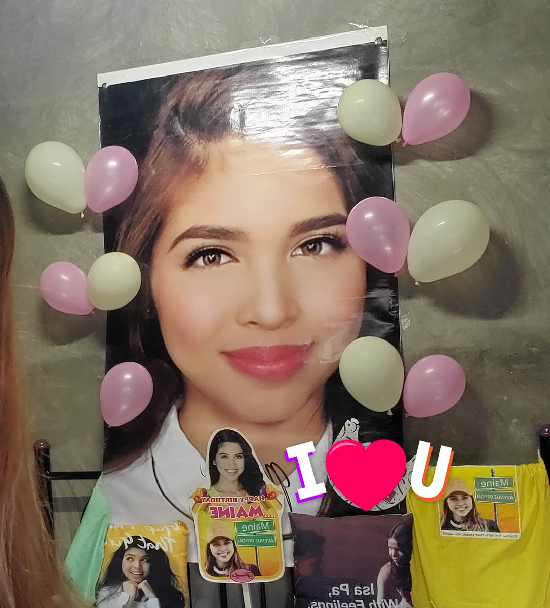 Mavick 💛ᴹᴬᴵᴺᴱ💛 (@mavick6719) on Twitter photo Hi <a href="/mainedcm/">Maine Mendoza</a>, happy happy 10th amminversary!😘😘👏👏🙏🙏
Mula Yayadub hanggang ngayon Mrs. Atayde ka na, dito pa din ako rooting for you! You will be my forever happy pill!
Love you from moon to back!💛💛💛
#MaineMendoza
#Maine10thAnniversary Hi <a href="/mainedcm/">Maine Mendoza</a>, happy happy 10th amminversary!😘😘👏👏🙏🙏
Mula Yayadub hanggang ngayon Mrs. Atayde ka na, dito pa din ako rooting for you! You will be my forever happy pill!
Love you from moon to back!💛💛💛
#MaineMendoza
#Maine10thAnniversary