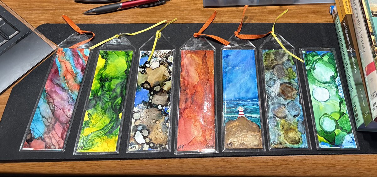 KathDesp4's tweet image. My dad's researching a project and asked me for some bookmarks ♥️#fluidart #abstractart #alcoholinkart #alcoholinks