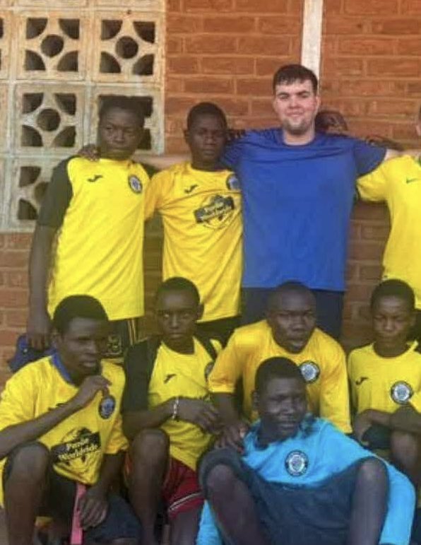 BlackburnUtdCSC's tweet image. ✅ Football Kit Appeal – Update!
Elliot Harris has safely delivered the Blackburn United kit to young players in Malawi! 🇲🇼🖤🤍
The smiles say it all — your generous donations have made a real impact. Thank you to everyone who supported the appeal!

#HelpUsToHelpOthers…