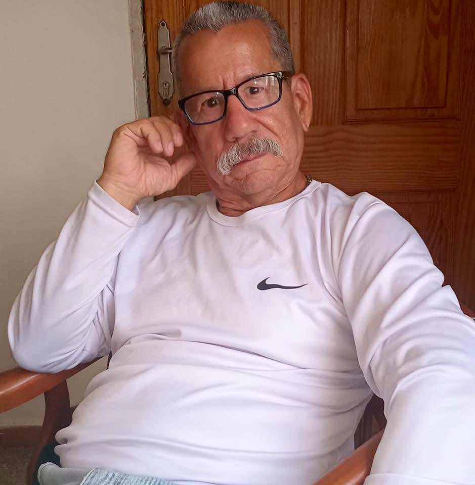 Aldo Roso, activista político y social de la
parroquia El Valle de Caracas, hoy cumple 365 días, un año injustamente preso. 

Aldo cumplió 70 años de vida estando en la cárcel. Merece estar en su casa, con su hija y nietos. 

Libertad para Aldo.
#LiberenAAldo