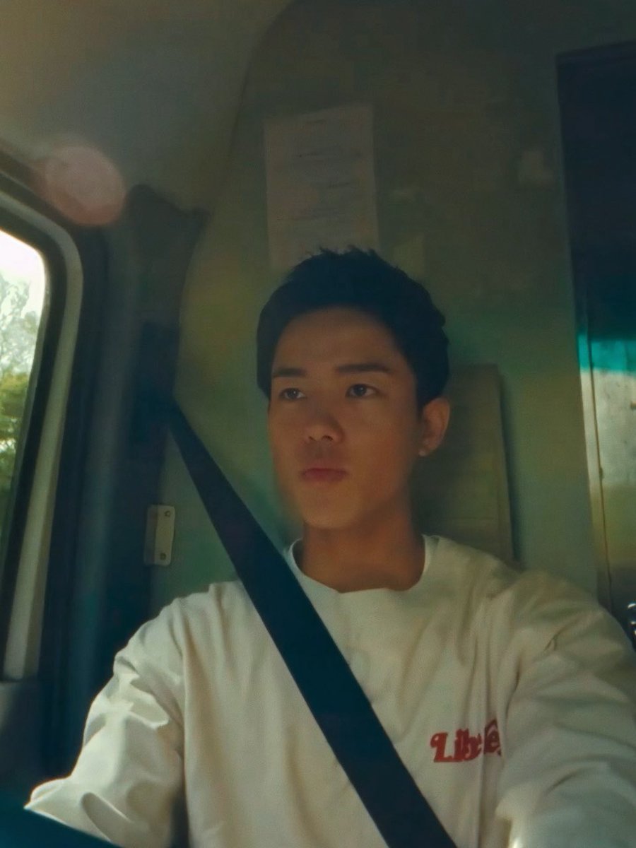 KanShuaige518's tweet photo. Happy Friday 2!!!🥂🩵✨
Daily handsome Kazuto when driving in The Boyfriend.😎🛻🤘🏼
Man with big machine, he’s one steady driver!🔥3🔥
He loves to work.☀️
#kazuto #theboyfriend #brewtiful #driverlife #handy #handsomeman #stylish #coolvibes #カズト #セクシー https://t.co/jQmtJlWcts