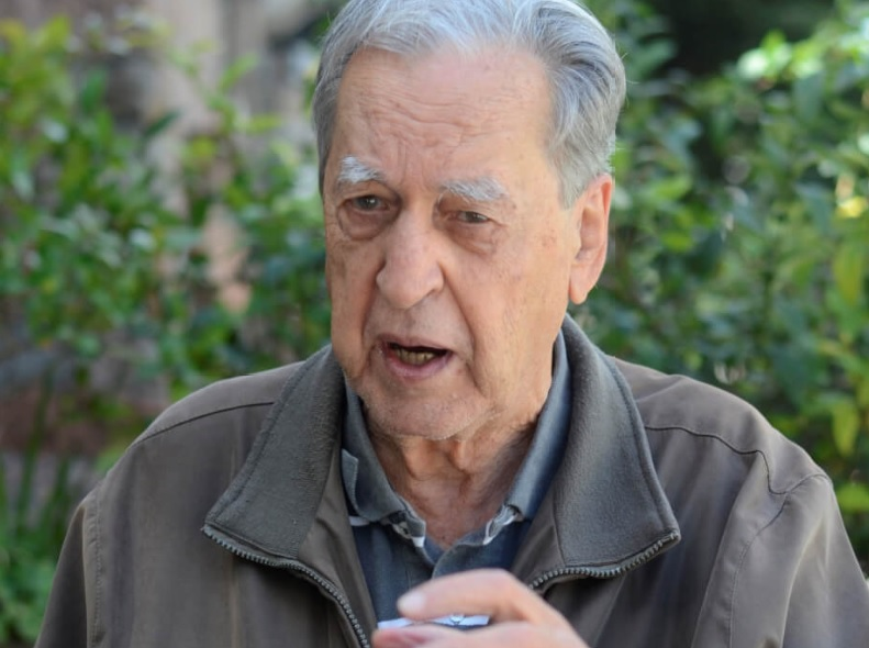 InfoCapitalTV's tweet photo. #MVDNoticias 
🔴AHORA

Falleció José Díaz, histórico dirigente de @Socialistas90 y exministro del interior.

Así lo anunció el #PartidoSocialista en sus redes.

➡️Díaz fue ministro del Interior durante el primer gobierno del @Frente_Amplio, entre 2005 y 2007, bajo la presidencia del Dr. Tabaré Vázquez