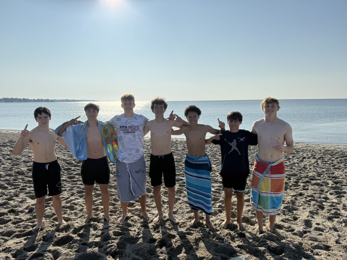 StaplesFootbal1's tweet image. Happy 4th of July!!
The Wreckers celebrated with our 4th annual beach workout at Compo Beach!! Thank you to @westportparksandrec_ct @westportctgov for being such great hosts.
We are proud to represent the amazing Westport Community on Friday nights.
GO WRECKERS!! #cthsfb
