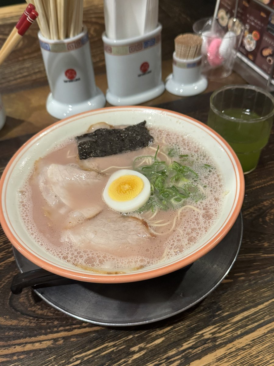 ロードバイクトレーニングで30キロちょっと走ったあとラーメン食べにきた🍜

やっぱり大砲が1番うまい😋
今から温泉♨️