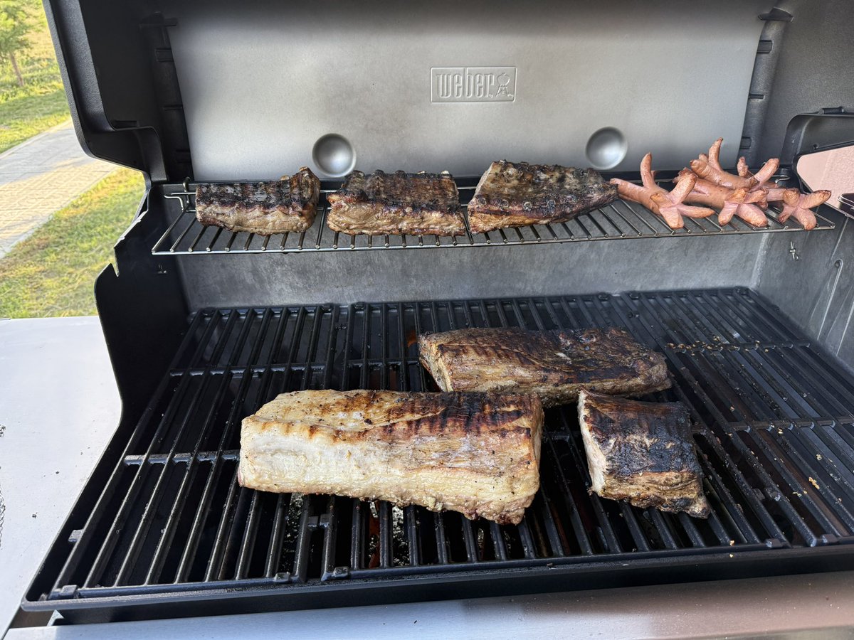 Уг нь Pork spare ribs шарж байгаа ухаантай юм. Батмөнхгүй хэзүү ажил байна.