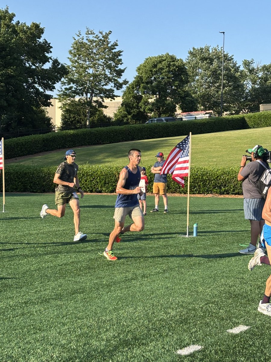 FurmanXC's tweet image. ๐บ๐ธ RACE DAY at FURMAN UNIVERSITY for the 15th Annual Red, White & Blue Shoes 5k ๐บ๐ธ
This is always one of our favorite days of the year where we partner with @greenvilletrackclub to engage the Greenville community for a program fundraiser!
This year we had over 1200 runners!