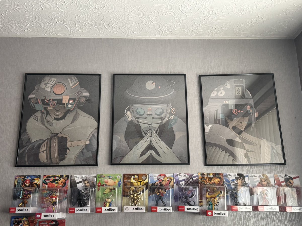 sbdesignworks's tweet image. Found some throwback @1SLES prints the other day so thought I might as well get some frames for them! If only I had the wall space for the rest of his stuff ha! 😅💪🏾
