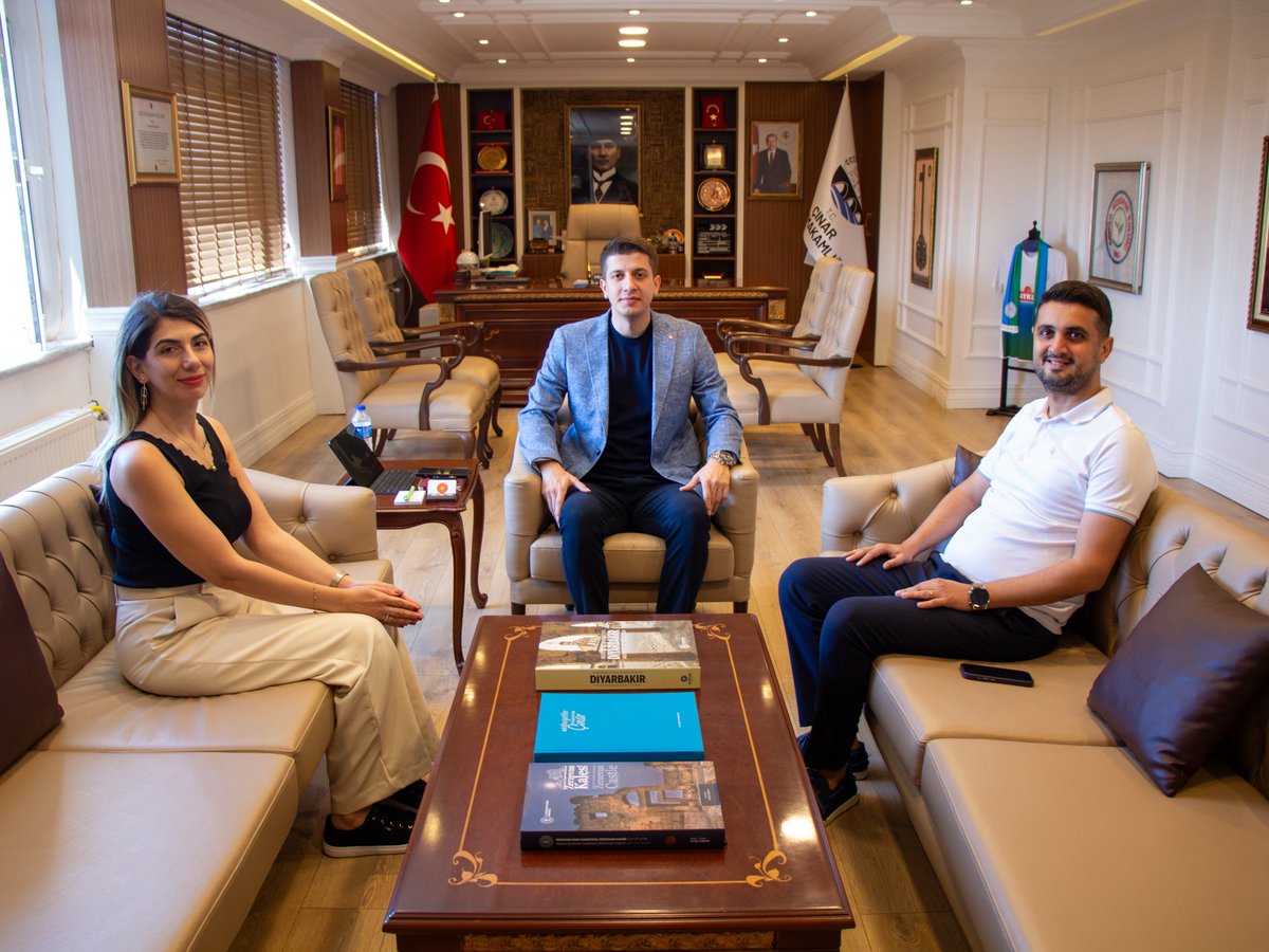 cinarkaymakamlk's tweet photo. Harran Üniversitesi Halfeti MYO Müdürü ve Öğretim Üyesi Dr. Mehmet Fatih KAYRAN ve Öğretim Üyesi Doç. Dr. Ceylin ŞANLI KAYRAN, Kaymakamımız Sayın Zikrullah ERDOĞAN'a ziyarette bulundu.

Nazik ziyaretlerinden ötürü kendilerine teşekkür ederiz.

#TarihinKöklüÇınarı 

@TC_icisleri @dbakirvalilik @vali_zorluoglu