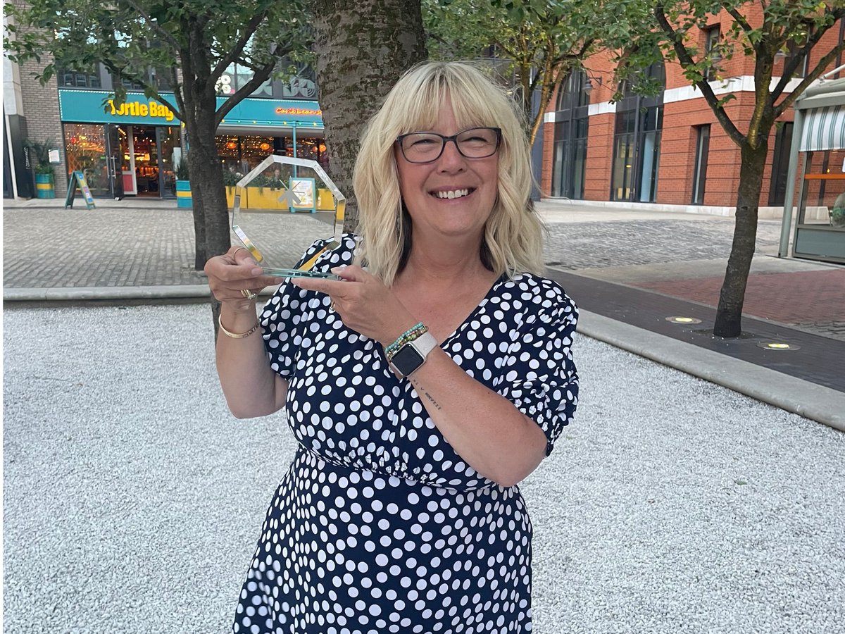 Huge congratulations! 🎉

Our very own Alison Edwards has received a Lift Schools 'Modelling Maxim' Award!  This was for service to our community and families.
 
Truly deserved, well done Alison! 🏆