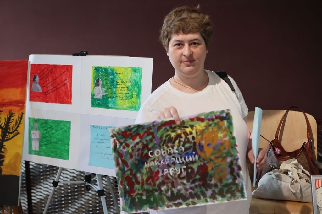 La tragedia della guerra vista con gli occhi delle persone con disabilità: a Ivano-Frankivsk, in #Ucraina, una mostra delle opere de "Gli Amici" segidio.it/Sliv