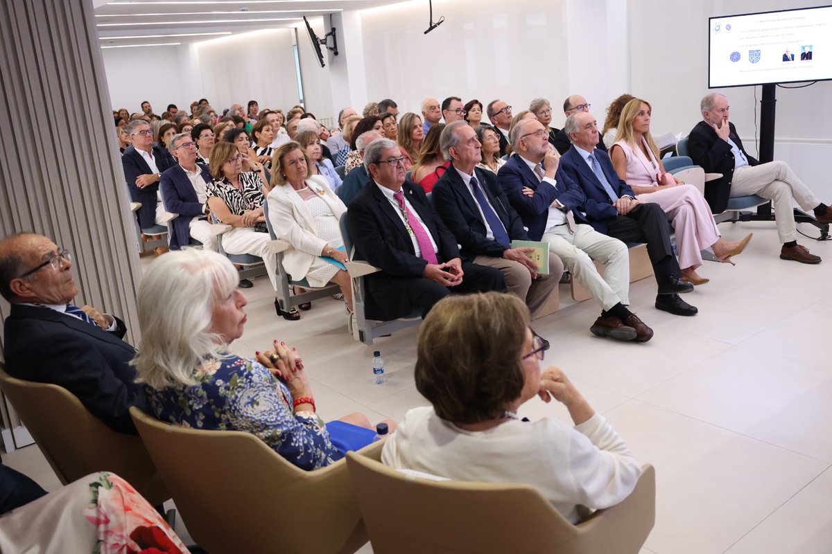 <a href="/acafarmur/">ACAFARMUR</a> <a href="/paulapayap/">Paula Payá Peñalver</a> Presidido por el consejero de Salud, Juan José Pedreño, el acto reunió a autoridades sanitarias, representantes del ámbito universitario y del sector farmacéutico.

🙌 Gracias a todas las personas e instituciones que nos acompañaron.