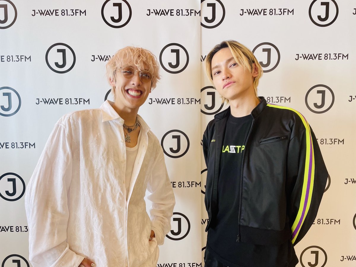 DIVE TO THE NEW WORLD (@dive813) on Twitter photo 🔜今夜23時から #SKYHI
<a href="/jwave813fm/">J-WAVE 81.3FM</a>
<a href="/SkyHidaka/">SKY-HI</a>
⚡️ゲスト⚡️
#AileTheShota が登場!
<a href="/Lethe_Shota/">Aile The Shota</a>
春夏秋冬の新曲制作についてや、
#THELASTPIECE、#BMSGFES など
2025年のBMSGについて #SKYHI と語り合います!
#dive813 #jwave 🔜今夜23時から #SKYHI
<a href="/jwave813fm/">J-WAVE 81.3FM</a>
<a href="/SkyHidaka/">SKY-HI</a>
⚡️ゲスト⚡️
#AileTheShota が登場!
<a href="/Lethe_Shota/">Aile The Shota</a>
春夏秋冬の新曲制作についてや、
#THELASTPIECE、#BMSGFES など
2025年のBMSGについて #SKYHI と語り合います!
#dive813 #jwave