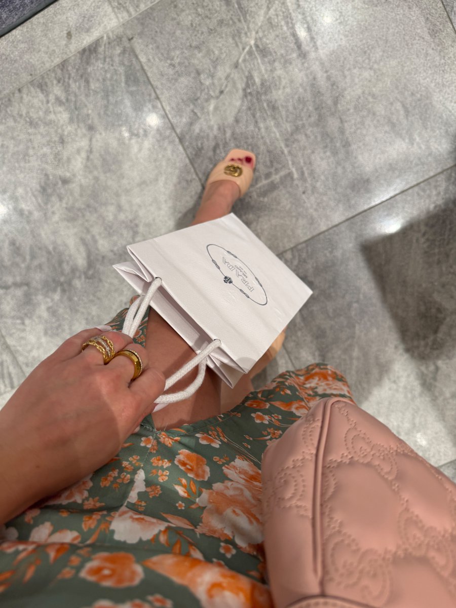 Süß, wie Männer denken sie  wären etwas Besonderes. Ohne Geld bist du gar nichts.