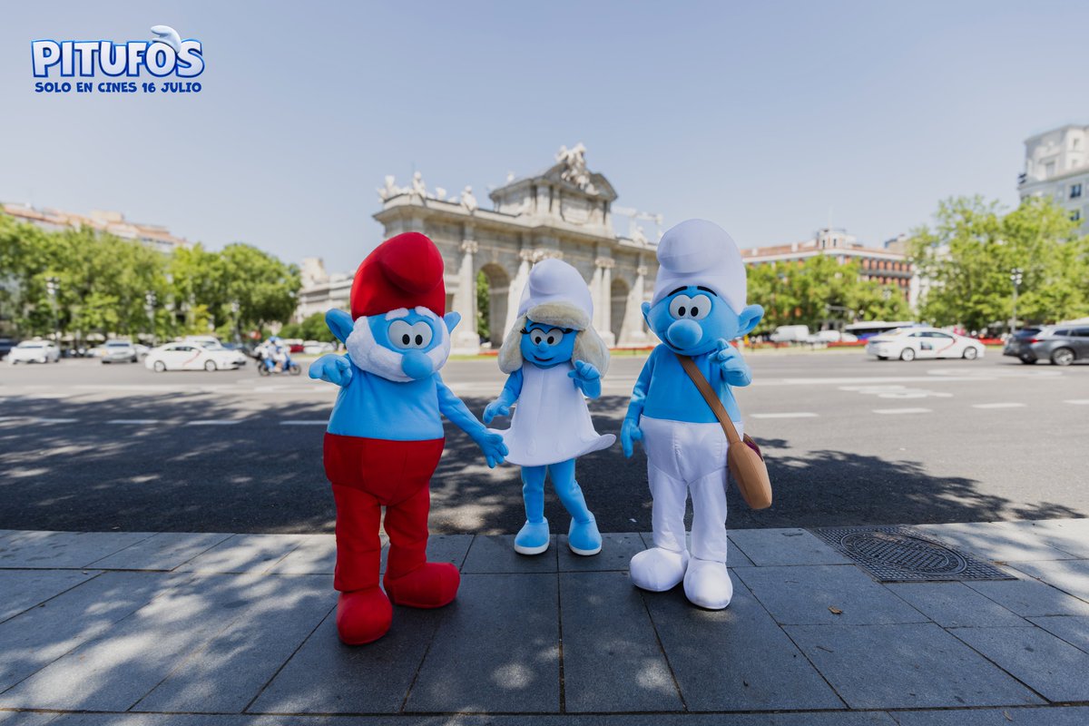 Los #Pitufos llegan a Madrid para prepararse para el estreno de su película el próximo 16 de julio. 💙 ¡No te la pierdas, solo en cines!