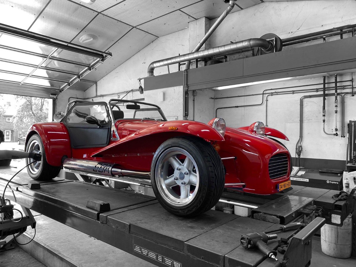 Zojuist een verse APK. Nee, niet zomaar een. Een échte <a href="/BNRpetrolheads/">BNR Petrolheads</a> APK. Door de ultieme koffie-locatie 12 juli ging ik voor den bijl. Kom met de S8A de rest van de Komjoenittie eens ontmoeten. Zin in. Kijken is het ultieme luisteren.