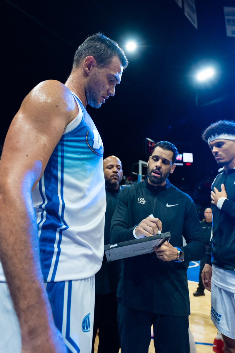 DANILO GALLINARI (@gallinari8888) on Twitter photo Empezamos con el pie derecho. Juego 1: nuestro. Seguimos fuertes.💥✨
🇬🇧Started the right way. Game 1: ours. Let’s keep pushing.
<a href="/VaquerosBSN/">Vaqueros de Bayamón</a>
#VaquerosBSN Empezamos con el pie derecho. Juego 1: nuestro. Seguimos fuertes.💥✨
🇬🇧Started the right way. Game 1: ours. Let’s keep pushing.
<a href="/VaquerosBSN/">Vaqueros de Bayamón</a>
#VaquerosBSN
