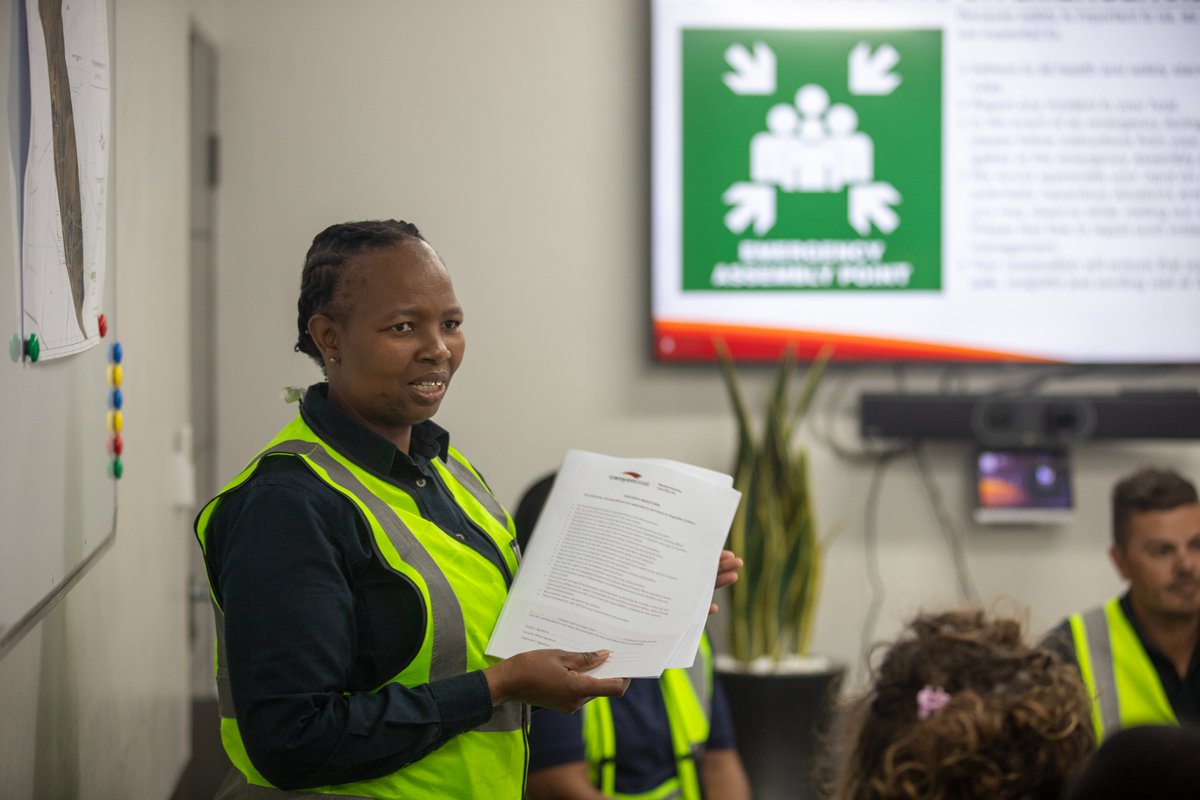 “I love learning new things, and with health and safety, I get to do that all the time,” says #gugulethucolliery Safety Officer Phindile Cindi.  

Read the full article in #TheMaroonPost: canyoncoal.com/the-maroon-pos… #canyoncoal
