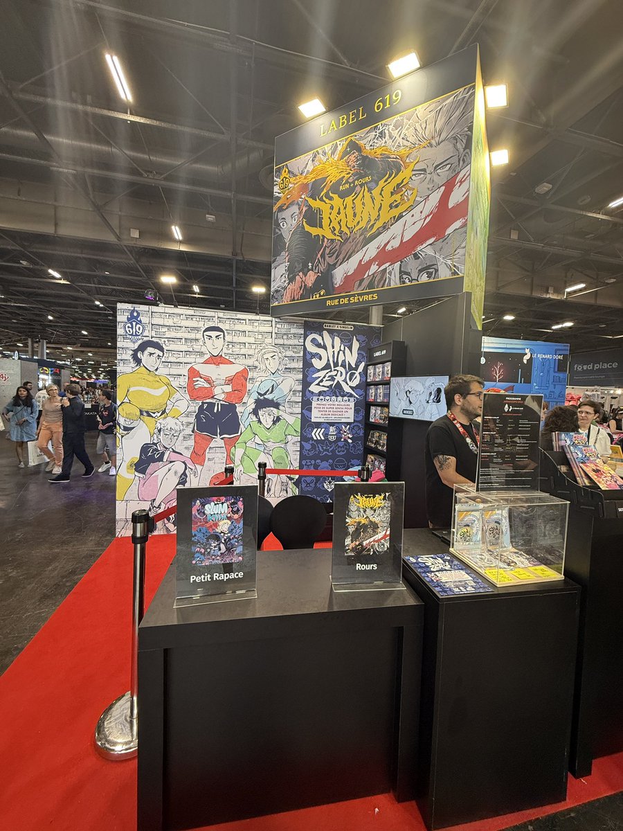 Petit moment sympa avec ma mini pour sa première Japan avec la chance j’ai croisé les Sentai du <a href="/label619/">Label619</a> avant leur pose dej. 
Bon courage et rendez vous y nombreux.