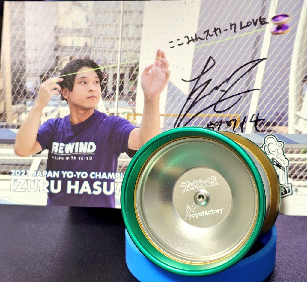 プネウマ...買っちゃった🐏
普段より明らかに重いはずなんだけど、回すと突然軽やかになる！でも全然傾かないから安心して色々試せる！

ここみんとスカークは...いいぞ！
#ヨーヨー
#yyfpneuma