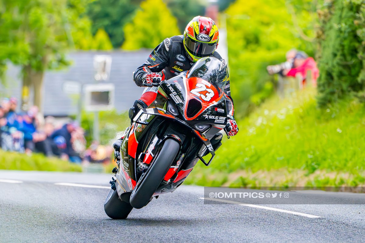 Flat out Friday with Brian McCormack at Barregarrow #iomtt #iomttraces #ttraces #lovett #tt2025 #flatoutfriday