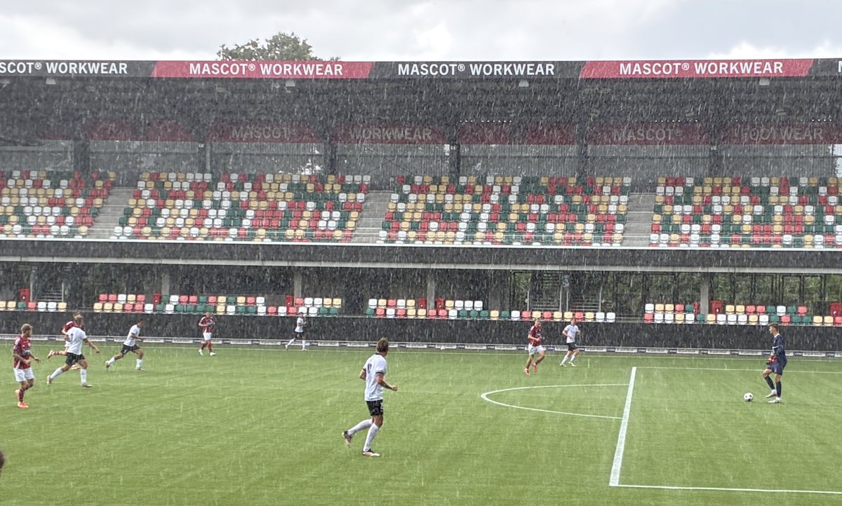 Var en tur i Silkeborg for at se Aarhus Fremad gøre klar til livet i 1. division. Århusianerne vandt 3-1 og ser mere end klar ud! Men mon ikke, Kent Nielsen allerede har ringet til Fremad for at hente Mathias Kubel?! To mål på en halvleg og gjorde som det passede ham.