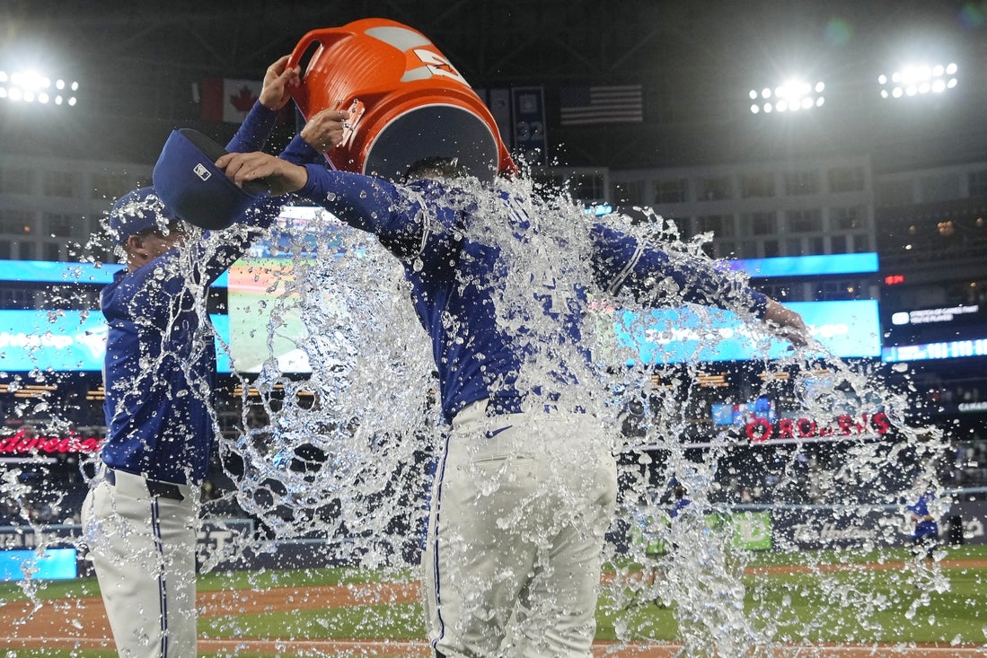 jayhaykid's tweet image. Congrats to George Springer, who crosses the Baines Line in the most emphatic fashion!
Springer has 4 HR, 11 RBI and a 2.400 OPS in 3 games in July to push him over the line, joining George Bell in 1990 as the only players in Jays franchise history with multiple multi-HR games…