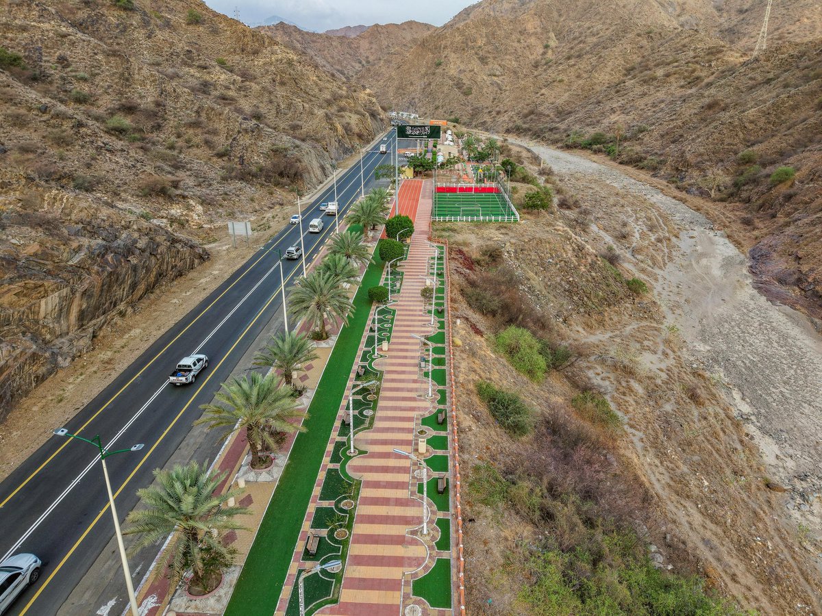 مشاريع نوعية تعزز جودة الحياة ، وتحول البيئة الجبلية إلى وجهات رياضية وترفيهية متكاملة. 
📍الداير بني مالك 
#أمانة_جازان