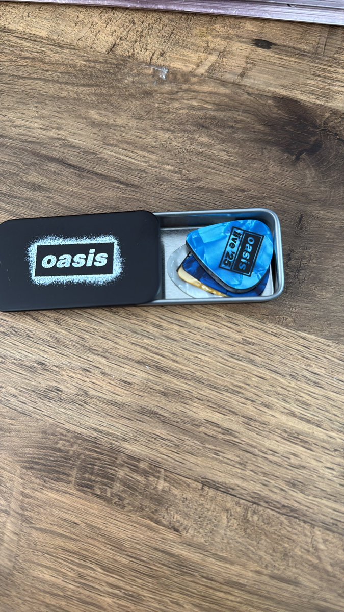 Dylanash's tweet image. #Oasis #Oasislive25 If anyone is interested in what you get in the merchandise package here it is