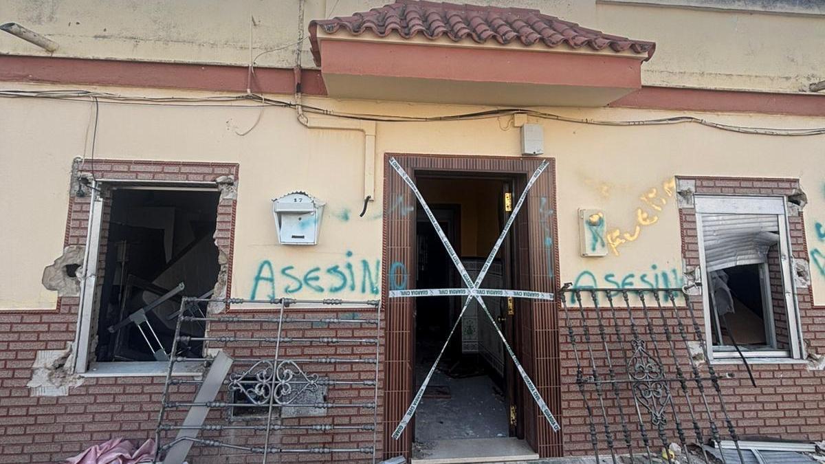 En solo 3 días:
-Vecinos atacan a magrebíes en Sabadell y no les permiten que roben.
-Patriotas hasta los cojones de violaciones se lían a palos con los mercenarios de la placa en Alcalá de Henares.
-Vecinos queman casa de asesino gitano en Isla Mayor, Sevilla.
VERANO NACIONAL.