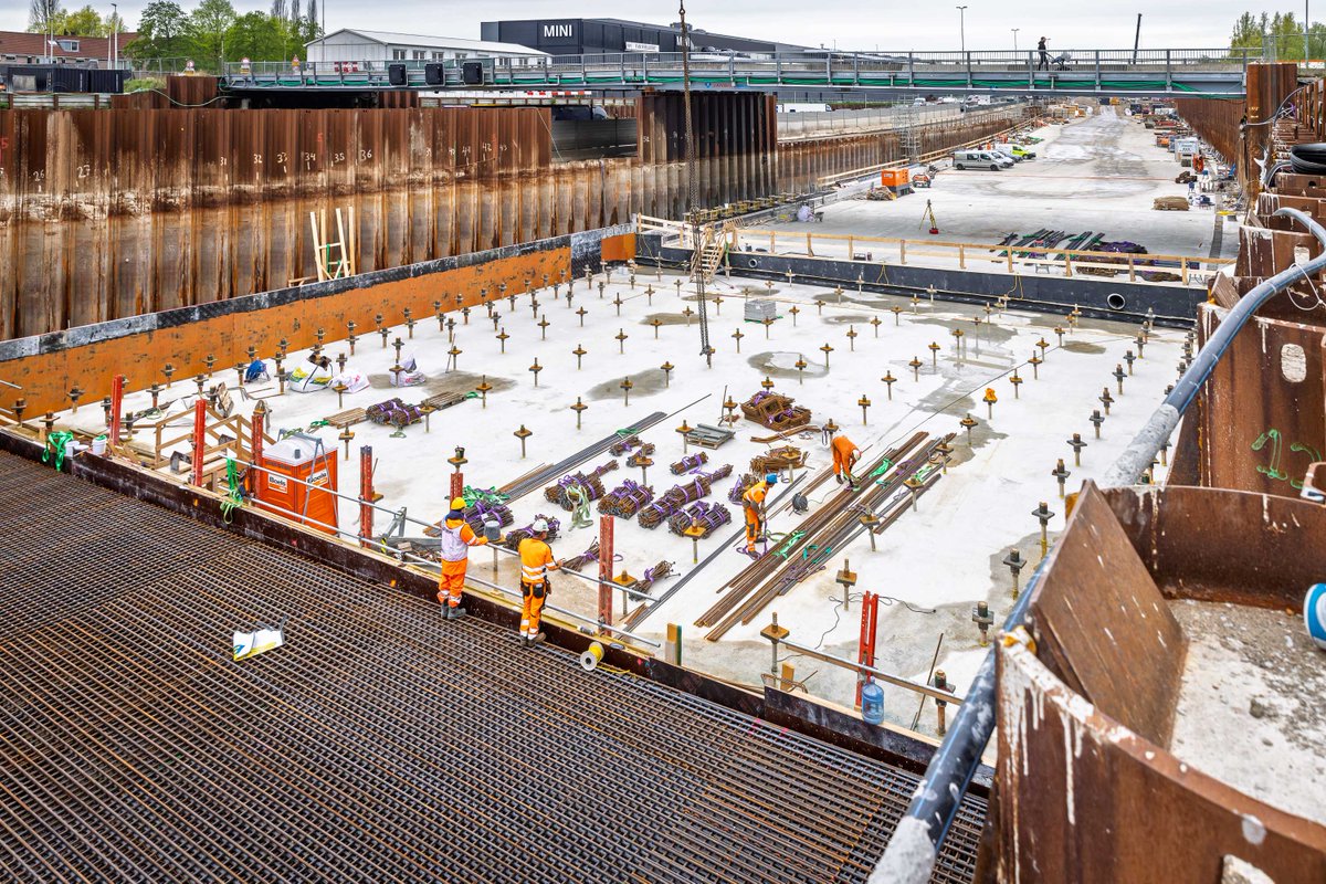 𝗠𝗼𝗿𝗴𝗲𝗻 𝗶𝘀 𝗵𝗲𝘁 𝘇𝗼 𝘃𝗲𝗿: 𝗱𝗲 𝗗𝗮𝗴 𝘃𝗮𝗻 𝗱𝗲 𝗕𝗼𝘂𝘄!
Tussen 12.00 en 16.00 uur zijn de bouwplaatsen van de A9BAHO in Amstelveen en Ouderkerk aan de Amstel open voor publiek.

📍 Adres Ouderkerk: Rondehoep Oost 9-T 
📍 Bezoekerscentrum Amstelveen