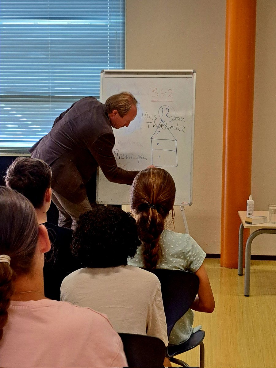 Burgemeester van Almere tweet media