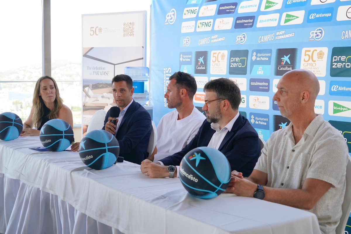 IMEPalma's tweet image. 🏀 El Campus de Bàsquet Rudy Fernández arrenca avui amb força a Son Moix!
🎙️ Avui matí, el director general d’Esports de Palma, David Salom, ha participat a la presentació oficial, destacant el campus com a espai de convivència i creixement de 250 infants i joves.
#RF5
