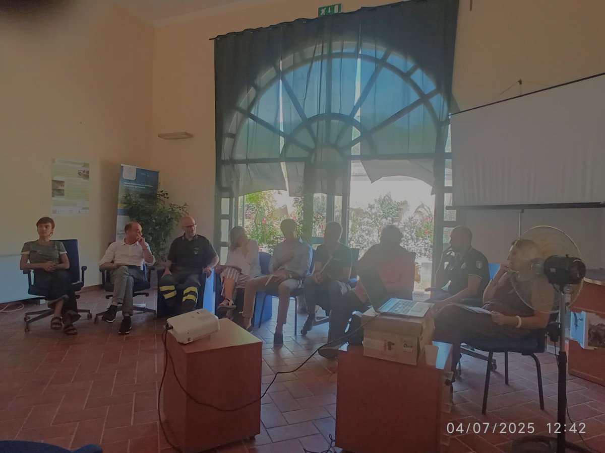FIRE_ADAPT's tweet image. We are at the ‘Meeting with the Innovation Community of the @FIRERESProject and the Italy #LandLab of #ResAlliance’ in 📍 Prigionette.
Today, Bachisio Arca (@CNRsocial_ #IBE) has presented #FIREADAPT in the roundtable ‘Towards a shared Roadmap for 2030: synergy between fire