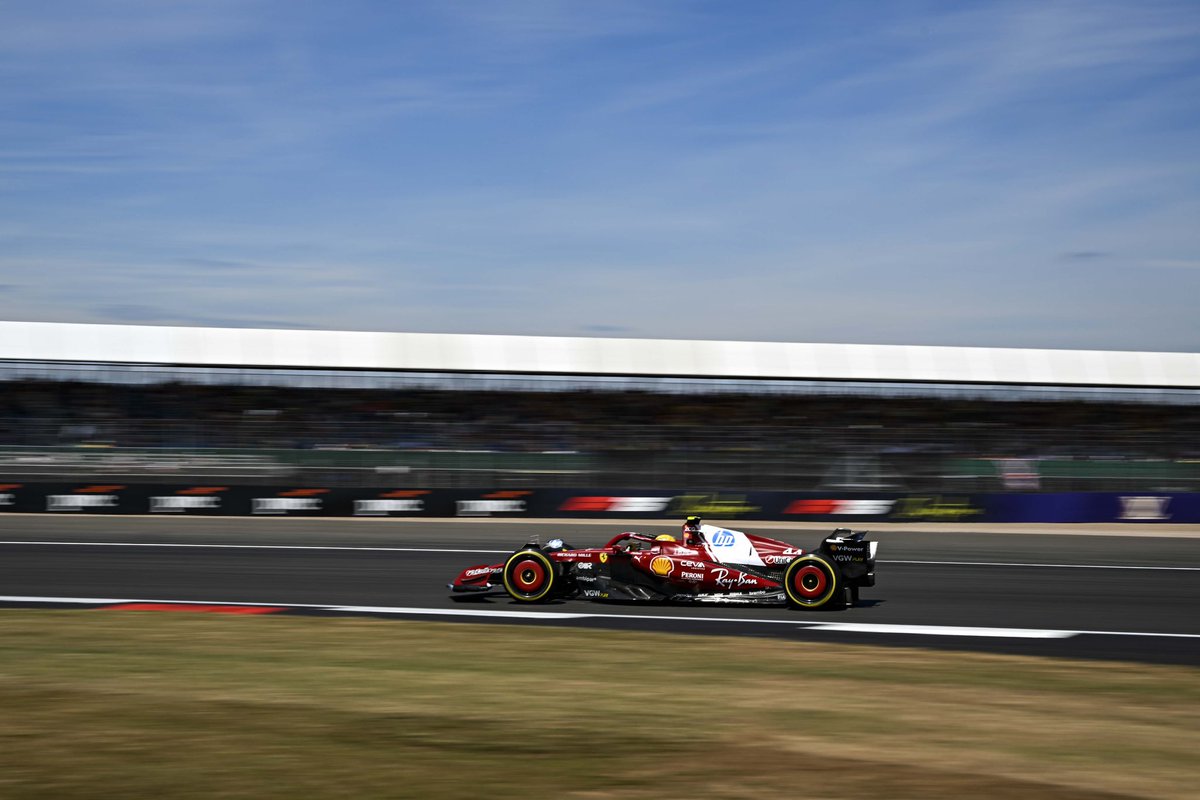 Lewis Hamilton leads #BritishGP FP1 by 0.023s over Lando Norris, with Oscar Piastri in P3.

Gasly and Bortoleto suffer spins, as 14 drivers take new PU element:

formularapida.net/en/british-gp-… #F1 | <a href="/MsportXtra/">#MsportXtra ©</a>