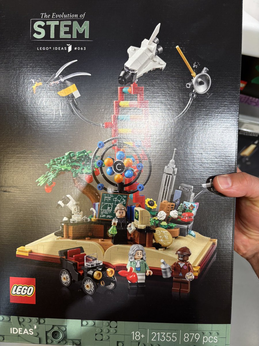 Hello from the LEGO shop in Copenhagen. I found myself a recreational activity for my office for when I’m back