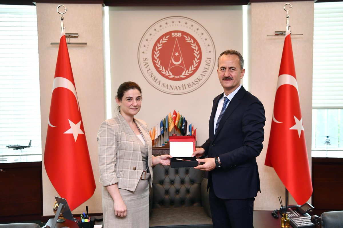 📍 Ankara

Başkanımız Prof. Dr. Haluk Görgün, Vilnius Büyükelçimiz Sayın Esra Toplu’yu Başkanlığımızda ağırladı.

Görüşmede, Türkiye ile Litvanya arasında savunma sanayii alanında tesis edilebilecek iş birlikleri, teknoloji paylaşımı ve ortak projeler masaya yatırıldı.