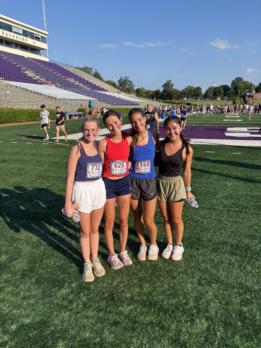 FurmanXC's tweet image. More scenes from the action today ๐ฅ
RWBS 5k at Furman University ๐บ๐ธ