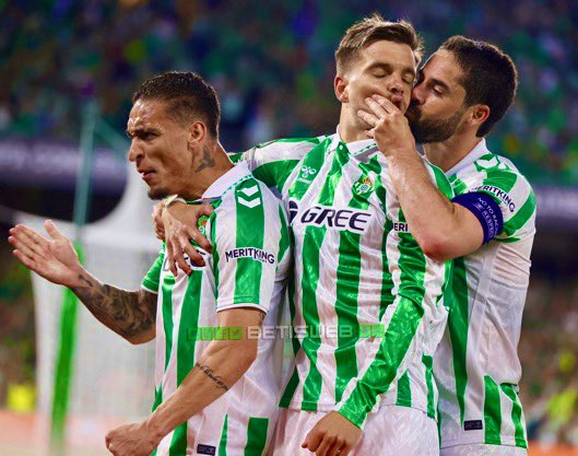 Riquelme: “El Betis tiene fútbol alegre, dinámico y un entrenador de talla mundial, es difícil decir que no a eso” 💚