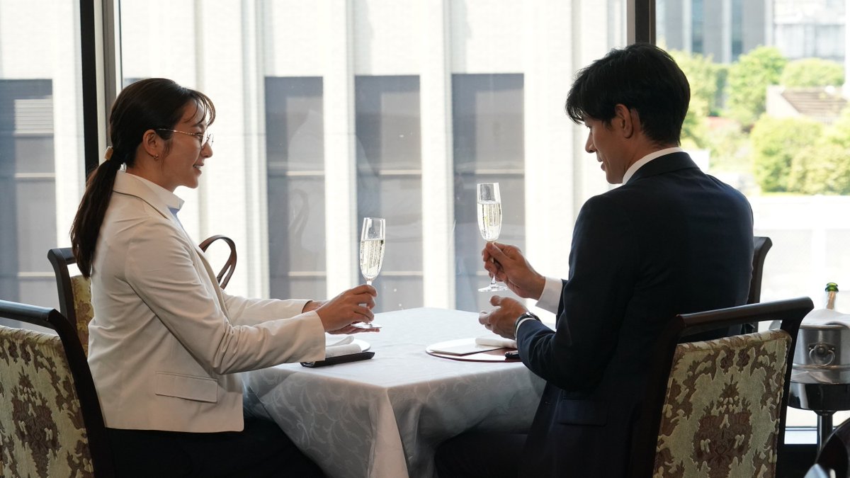 めざましmedia (@mezamashimedia) on Twitter photo 本日22時~🍸
ドラマ『愛の、がっこう。』第1話
▶️mezamashi.media/articles/-/169…
担任を務めるクラスの生徒が
ホストクラブに通っていることが発覚
愛実(#木村文乃)は
生徒を連れ戻すため歌舞伎町へ
そこでカヲル(#ラウール)と出会い…
<a href="/aino_gakkou/">愛の、がっこう。|7月期木10ドラマ【公式】</a>
#愛のがっこう
#田中みな実 #中島歩 #坂口涼太郎 本日22時~🍸
ドラマ『愛の、がっこう。』第1話
▶️mezamashi.media/articles/-/169…
担任を務めるクラスの生徒が
ホストクラブに通っていることが発覚
愛実(#木村文乃)は
生徒を連れ戻すため歌舞伎町へ
そこでカヲル(#ラウール)と出会い…
<a href="/aino_gakkou/">愛の、がっこう。|7月期木10ドラマ【公式】</a>
#愛のがっこう
#田中みな実 #中島歩 #坂口涼太郎