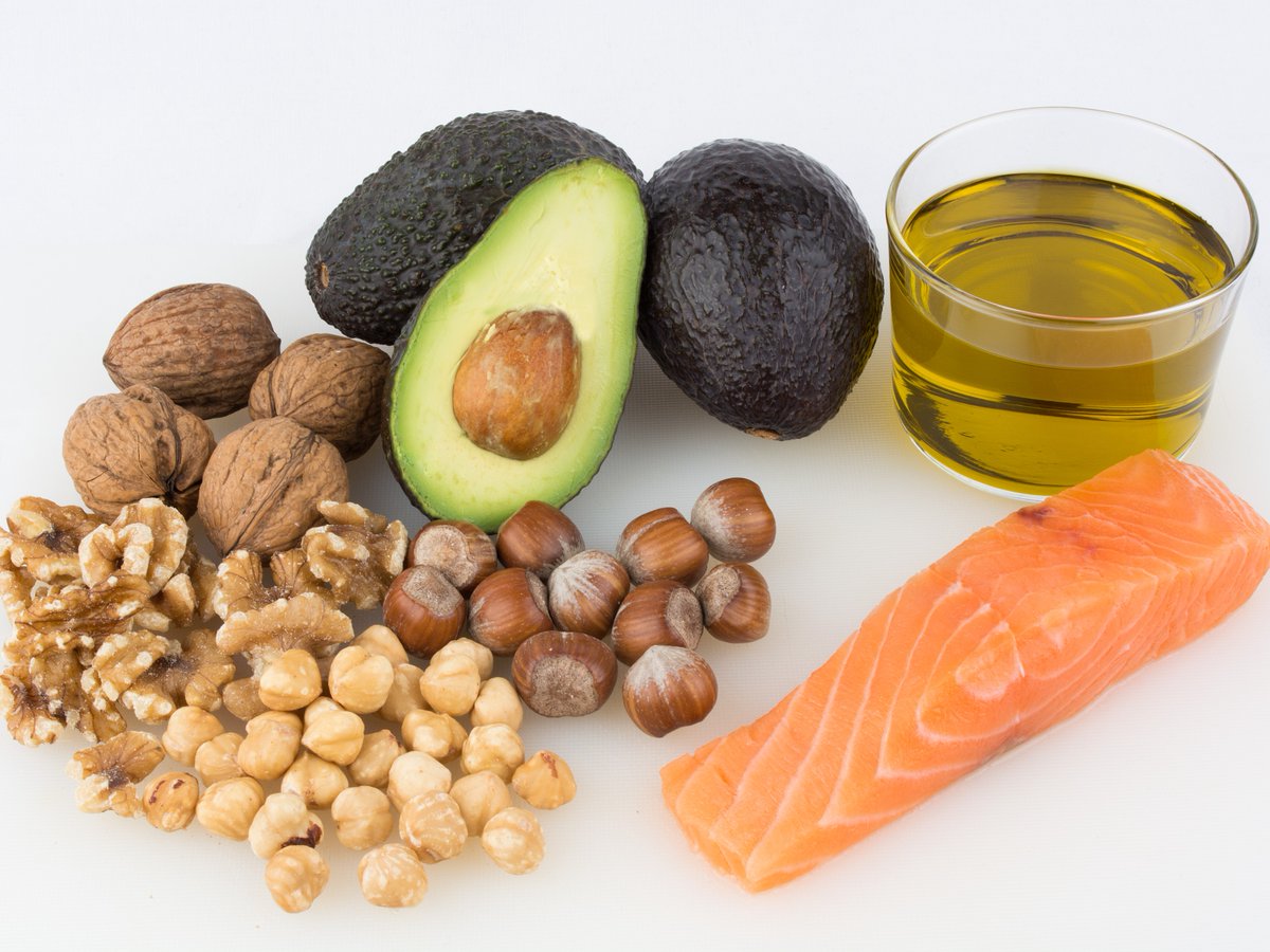 It's time for Facts on Friday. Some people lose weight during treatment and need to increase calories to gain weight back. Eat several mini-meals if you can’t eat much at once. Choose high-cal foods: avocado, nuts, seeds, dried fruit, bean dips, cheese: bit.ly/3DjmEh7