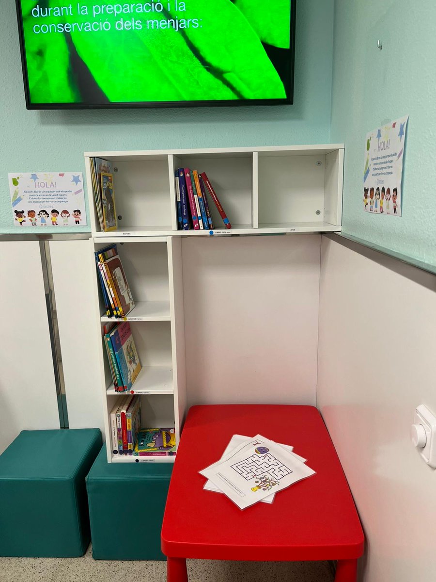 Nou racó de lectura i passatemps infantils a la sala de pediatria, un espai dedicat als #menutsCAPSBE, amb lectures adequades segons la seva edat per llegir mentre espereu per entrar a la visita! 

Oblida't del mòbil i fomenta la lectura!

#iniciativesCASPBE #nopantalles
