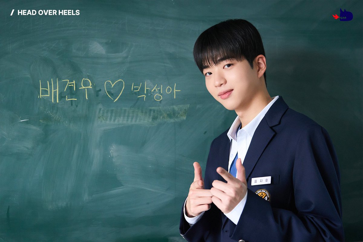 studiodragonKR's tweet image. Here’s a behind-the-scenes photo reveal for all of you who don’t want to miss a single moment📁
Watch #HeadOverHeels every Monday and Tuesday on #Viki 💘