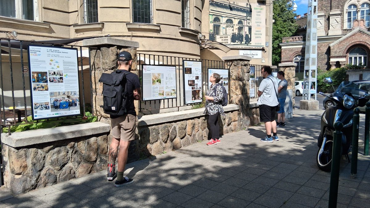 LIFEBauhausing's tweet photo. On 24 June the Hungarian partners of #LIFEBauhausingEurope opened their outdoor #exhibition of the winning ideas from the project's architectural competition. 

 @LIFEprogramme 

#NewEuropeanBauhaus 
#LIFEprogramme https://t.co/XLj41C6Ssr