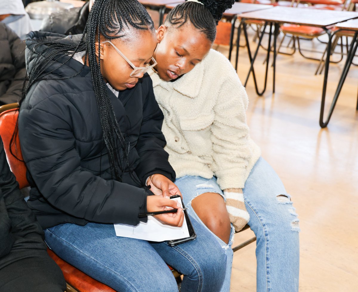 unwomenSA's tweet image. &quot;Bringing diverse voices into the tech space brings creativity &amp;amp; innovation to solve unique challenges women &amp;amp; girls face. The digital gender divide isn&apos;t a natural phenomenon, it&apos;s created by people &amp;amp; can be dismantled.&quot; @unwomenSA Dep. Rep. @HazelGooding  #AfricanGirlsCanCode