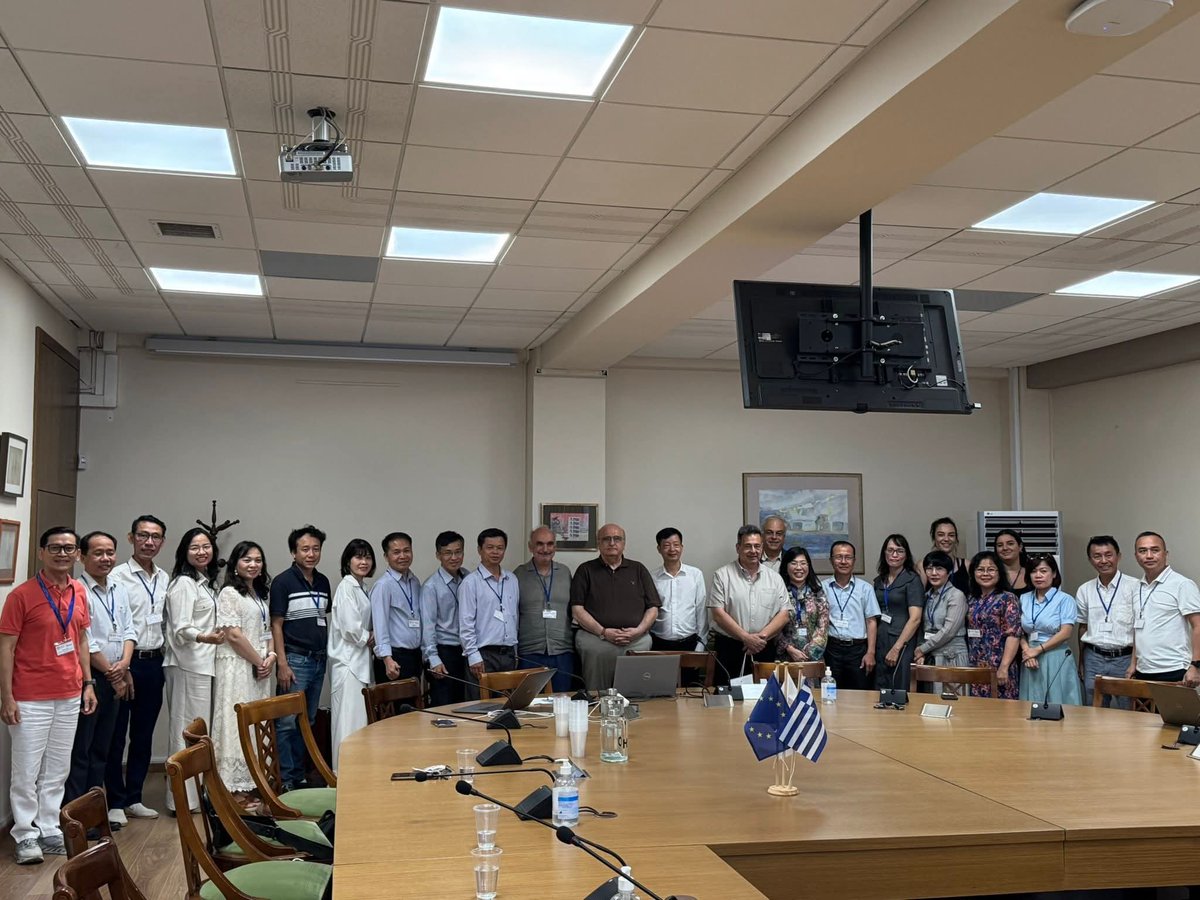 Επίσκεψη αντιπροσωπείας 11 Πανεπιστημίων από το Βιετνάμ στο Πανεπιστήμιο Πατρών

📍Αναλυτικές πληροφορίες μπορείτε να εντοπίσετε στον παρακάτω σύνδεσμο: upatras.gr/episkepsi-anti… 

#universityofpatras #upatras #up #news #pressoffice #academic #wolrd #research #culture #goals