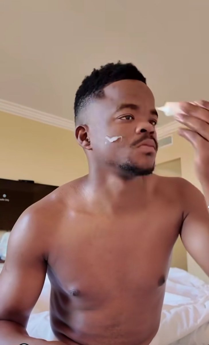 Pamper your skin with Bionike Products 🤌

UYANDA PROXERA GLOW 
UYANDA SKINCARE ROUTINE
#NeoSpononoXBionikeSA
#BadgerXDurbanJuly
#UyandaStyleKing