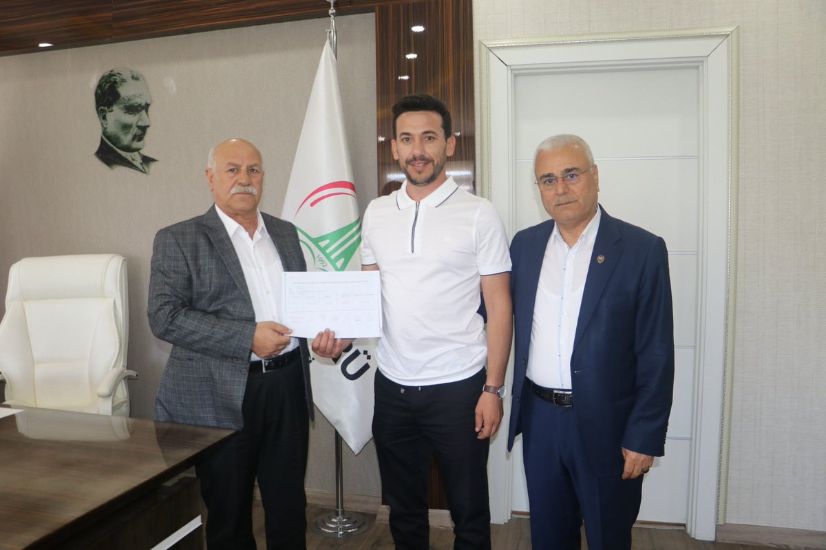 Necmi Badıllı, Yeniden Refah Partisi Karaköprü Belediyesi’nin Yeni Meclis Üyesi Oldu.

Yeniden Refah Partisi Karaköprü Belediye Meclis Üyesi Abdullah Ulutaş’ın istifasının ardından boşalan meclis üyeliği koltuğuna genç iş adamı Necmi Badıllı getirildi.