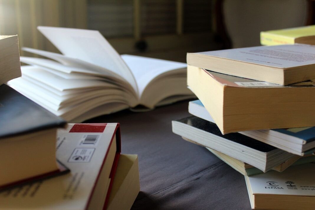 A las puertas del fin de semana os compartimos en #GermansVingau #HistoriasdelaDANA #ElRotativoCEU la iniciativa de sensibilización con la conciencia climática impulsada, tras la DANA, por la Biblioteca de Ruzafa by Pepe Ferrer ... ......

 👉 shre.ink/x7xr
#⃣ #SomosCEU