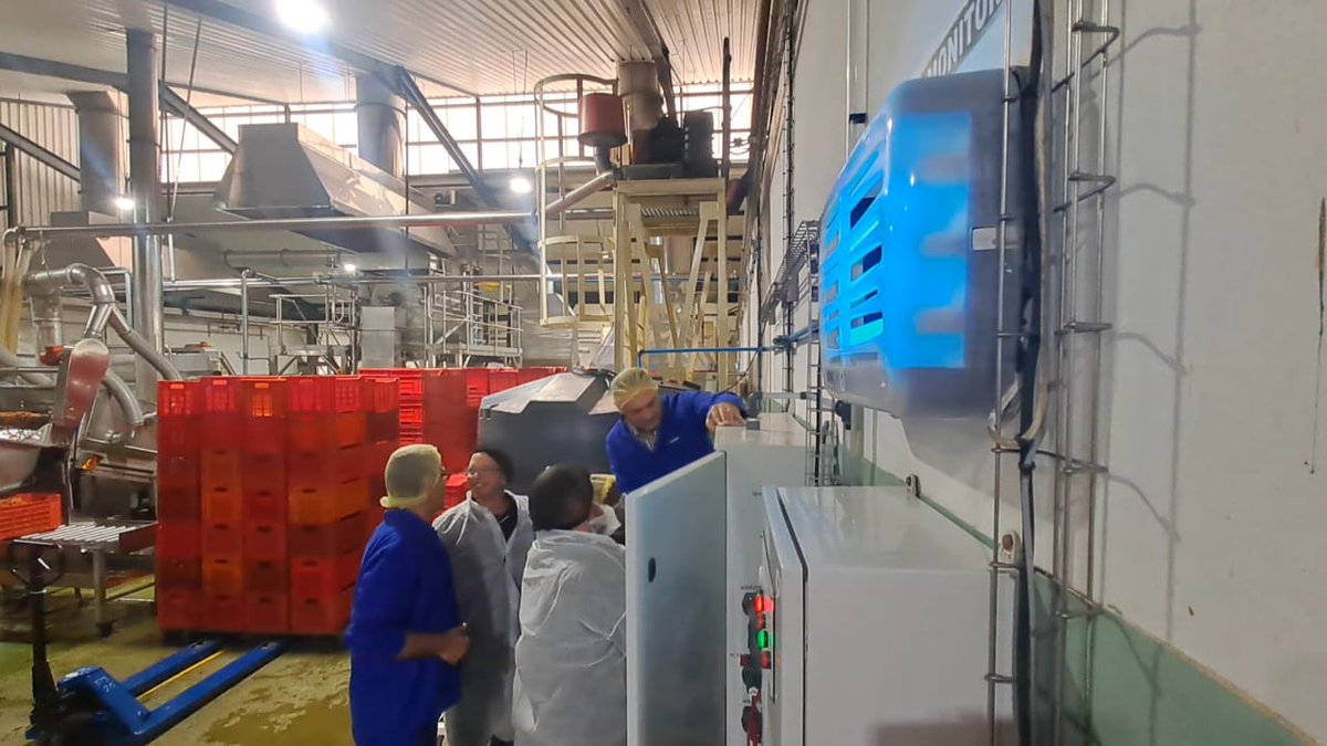 Some of our best days are spent onsite

Radical Waters in Western Cape - supporting our customers with ECA system training + basic maintenance.

We don’t just supply sustainable hygiene tech. We build partnerships

#ECA #CIP #FoodSafety #CleanScience #RadicalWaters #EcoSanitation