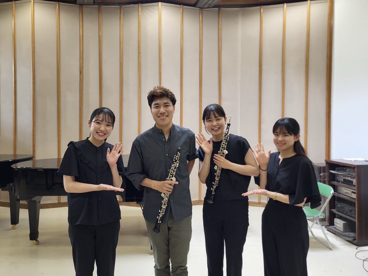 aigeiOBOE's tweet photo. 昨日、フィンランド放送交響楽団 首席オーボエ奏者 ハム・キョン先生によるマスタークラスが開催されました✨️
先生の繊細な音や音楽作りから多くのことを学ばせていただきました！
丁寧で的確なご指導、そして素敵な演奏に触れることができ、とても貴重な時間となりました！ありがとうございました🙇 https://t.co/DAm5gcb5Hj